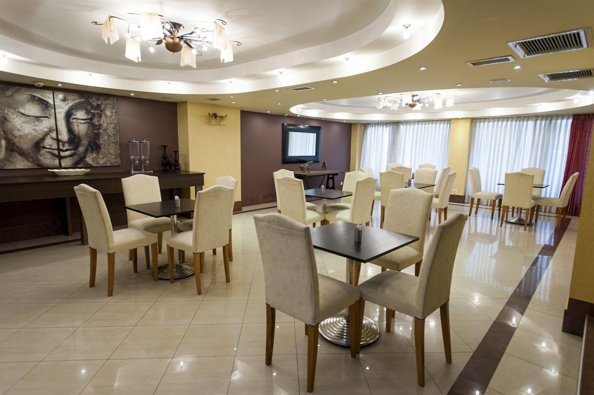 Nefeli Hotel Alimos Buitenkant foto