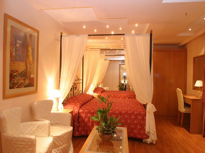 Nefeli Hotel Alimos Buitenkant foto